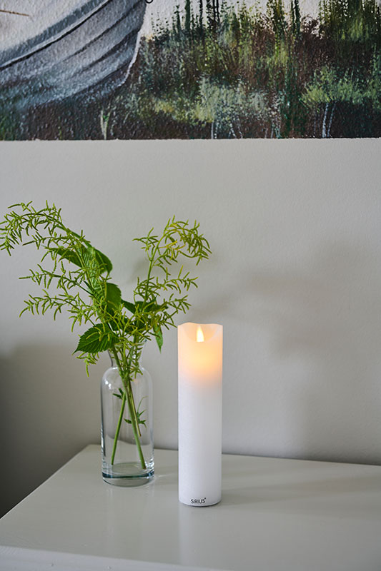 SIRIUS® LED Echtwachskerze "Sara" wiederaufladbar 20x5 cm weiß SIRIUS® LED Echtwachskerze "Sara" wiederaufladbar 20x5 cm weiß