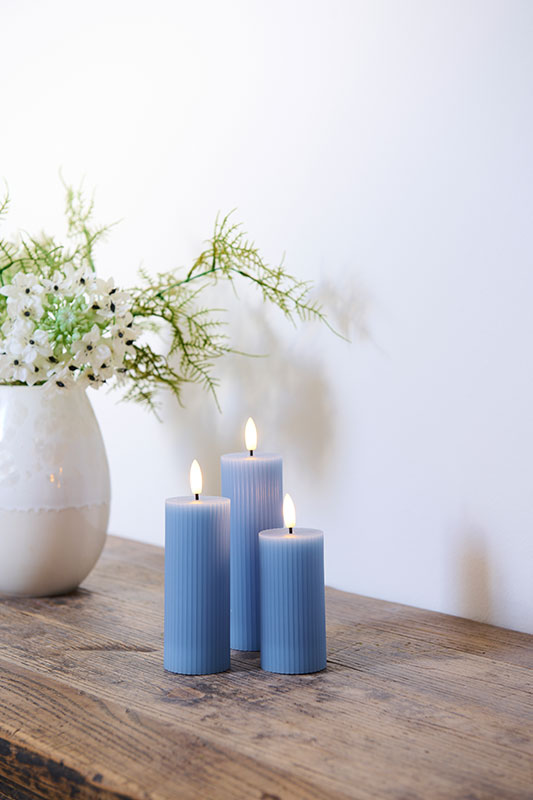SIRIUS® LED Echtwachskerzen "Smilla" wiederaufladbar 3er Set Ø 5 cm blau