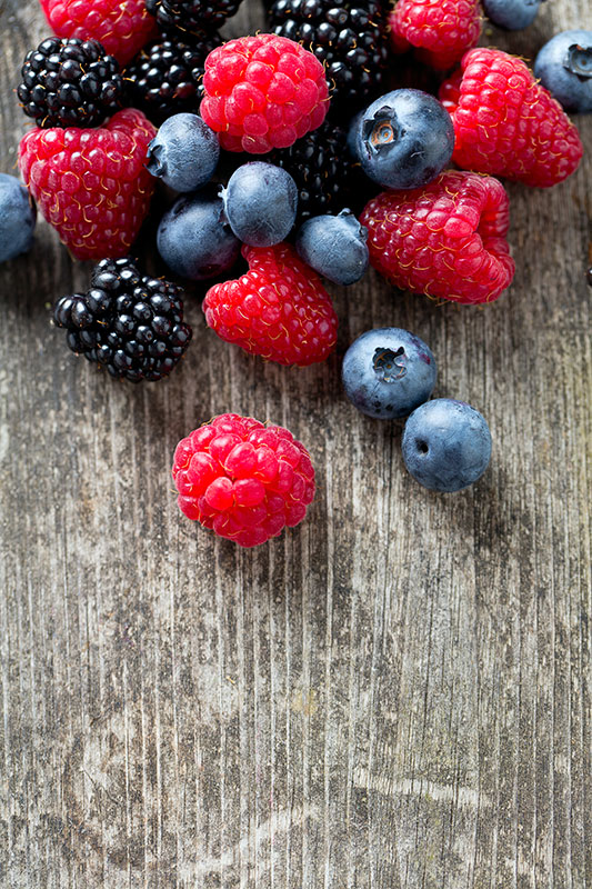 Duft-Teelichte "Plum & Berries" mit 7 Stunden Brenndauer 18er Pack