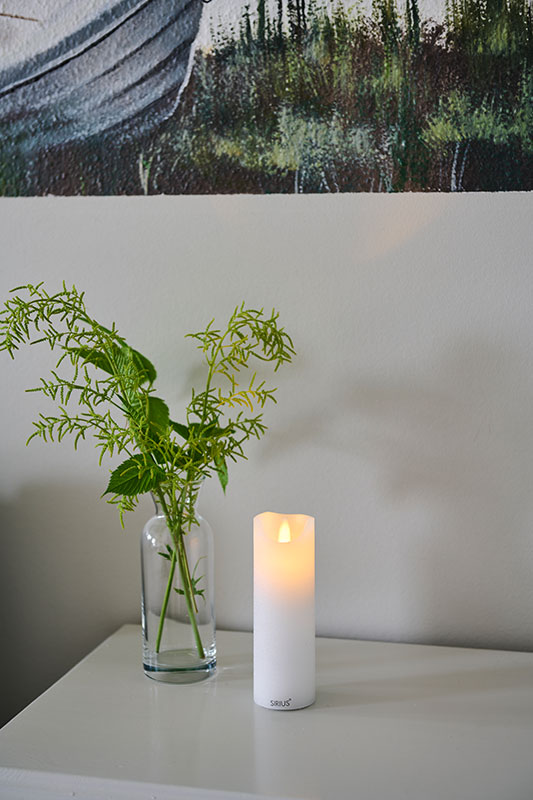 SIRIUS® LED Echtwachskerze "Sara" wiederaufladbar 15x5 cm weiß SIRIUS® LED Echtwachskerze "Sara" wiederaufladbar 15x5 cm weiß