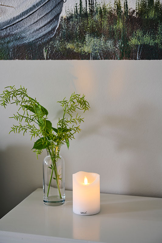 SIRIUS® LED Echtwachskerze "Sara" wiederaufladbar 10x7,5 cm weiß SIRIUS® LED Echtwachskerze "Sara" wiederaufladbar 10x7,5 cm weiß